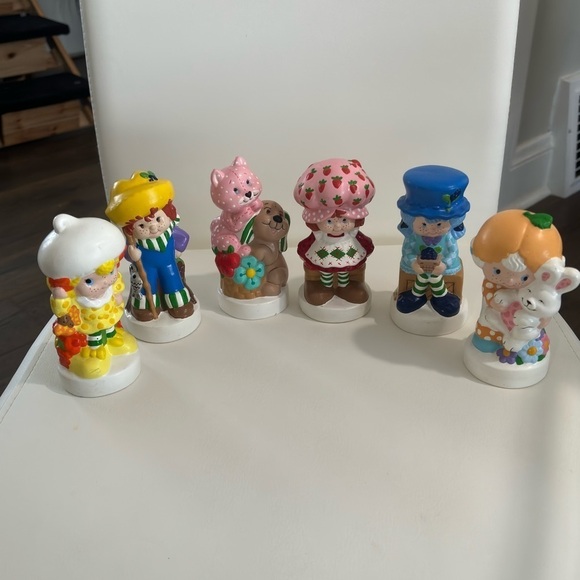 Strawberry shortcake glazed ceramic 5” figurines in excellent condition - Picture 12 of 14